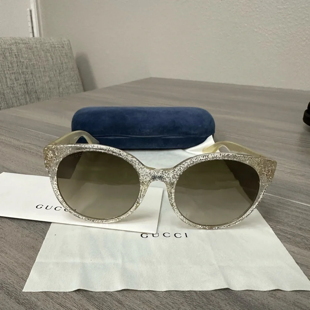 Gucci Sparkling Silver Glitter Oversized Sunglasses - Silver - Picture 2 of 6